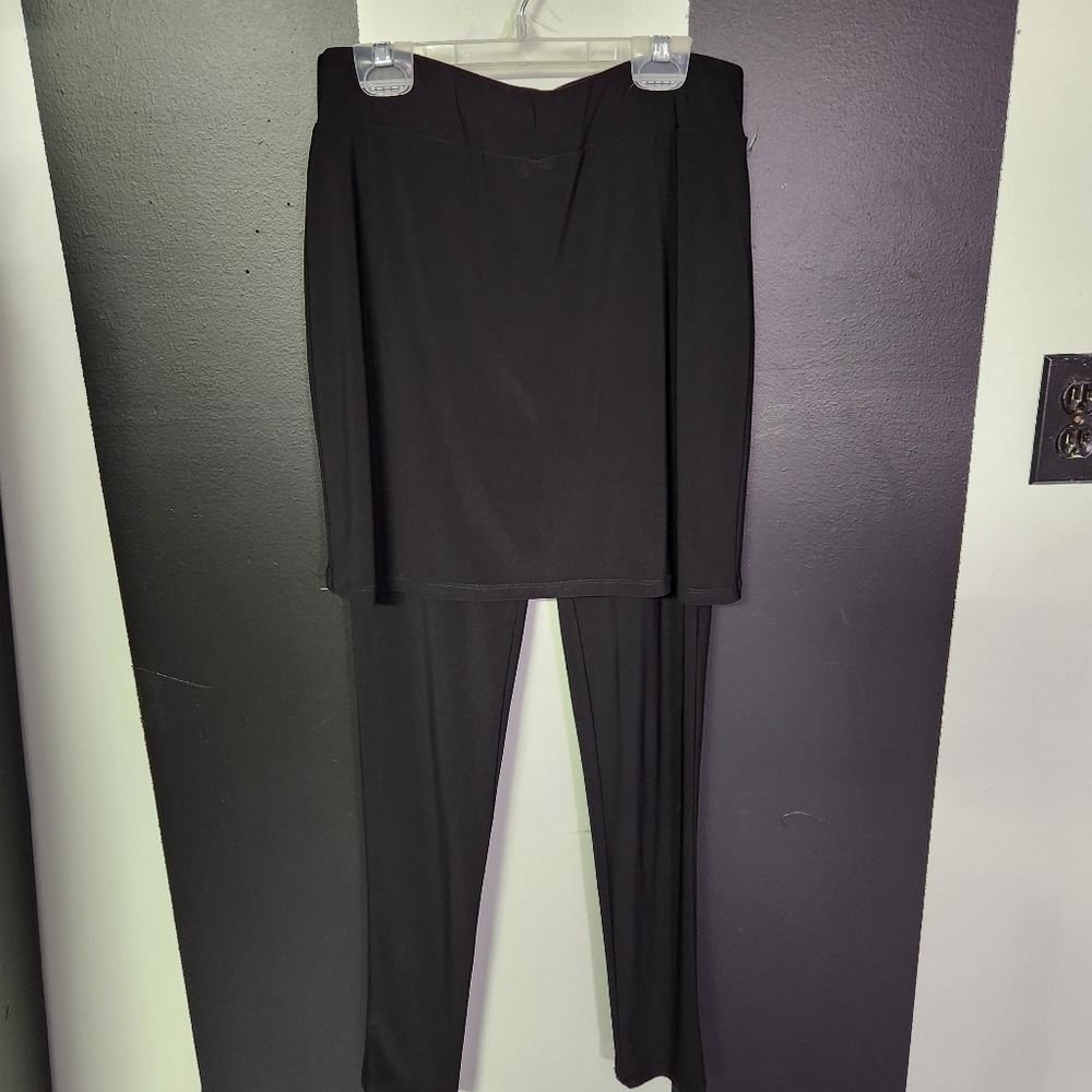 Frank Lyman 2 in 1 skirt leggings
